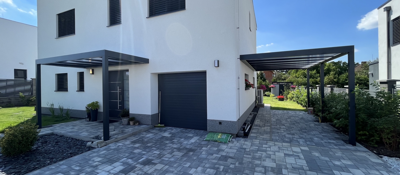 CARPORT