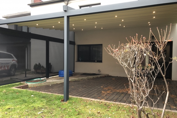 Pergola-Elegancy-s-posuvnou-strechou-IMG-4717.jpeg