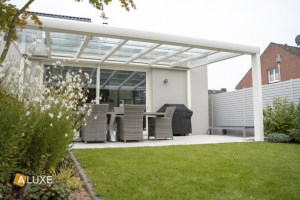 Designline-2022-RAL9010-705x470.jpg