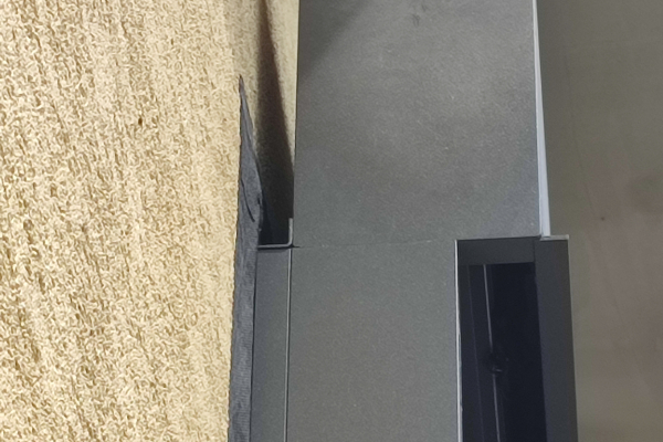 Samonosna-venkonvni-zaluzie-Viva-detail-bok-boxu.jpg